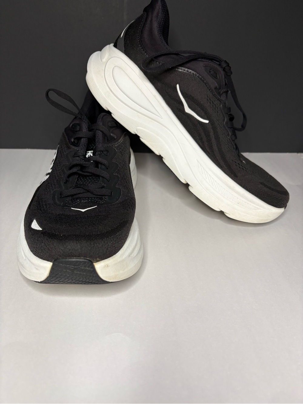 HOKA Men's Bondi 9 Black White Max Cushion Running Shoes Size 9.5 Wide 2E